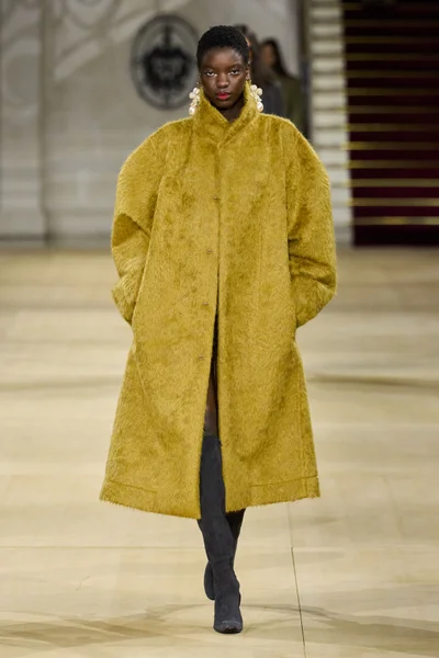 Look 38